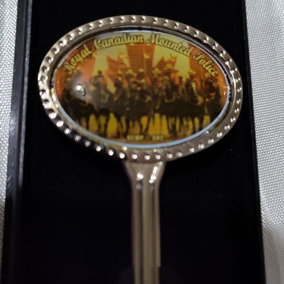 Bundle of collectible silver baby spoons with cases - Picture 4 of 12